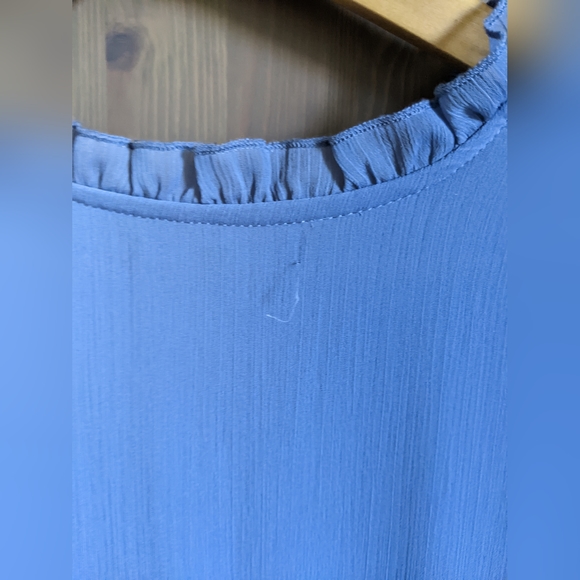 Feminine blue flowy dress - Picture 12 of 14